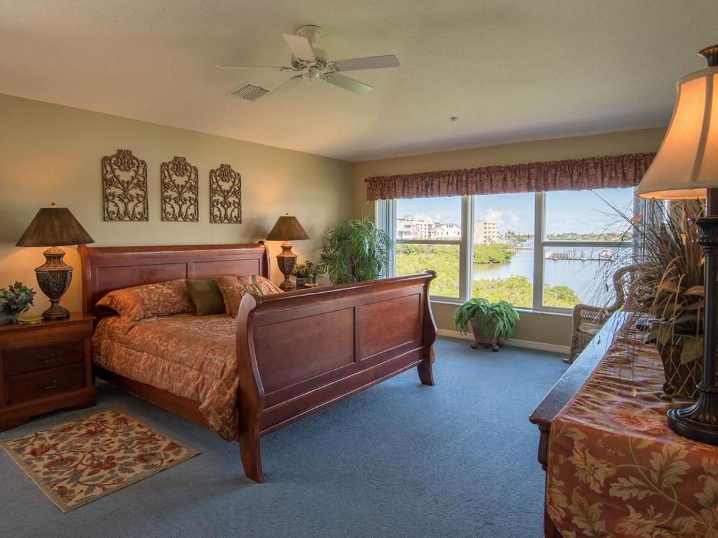 Gulf Retreat 2: Magnificent Water Views, Steps To Beach, None Cleaner, None Nicer! Clearwater Beach Eksteriør bilde
