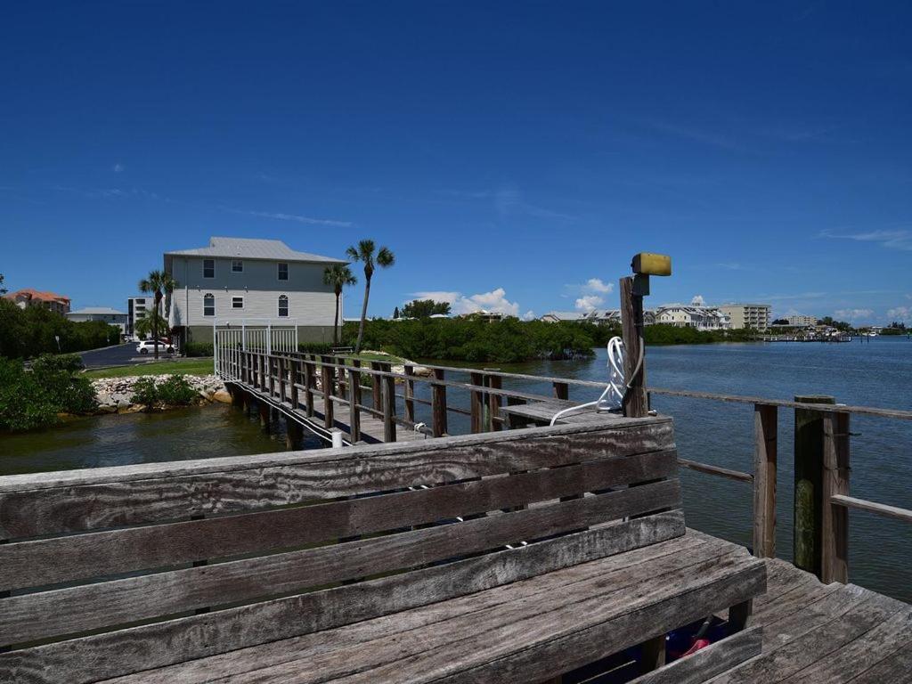 Gulf Retreat 2: Magnificent Water Views, Steps To Beach, None Cleaner, None Nicer! Clearwater Beach Eksteriør bilde